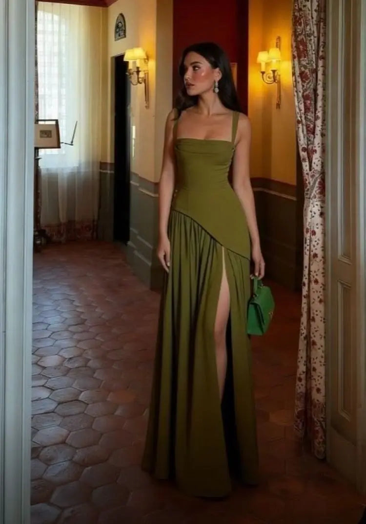 Vestido Comprido com Corpete, Laço e Fenda
