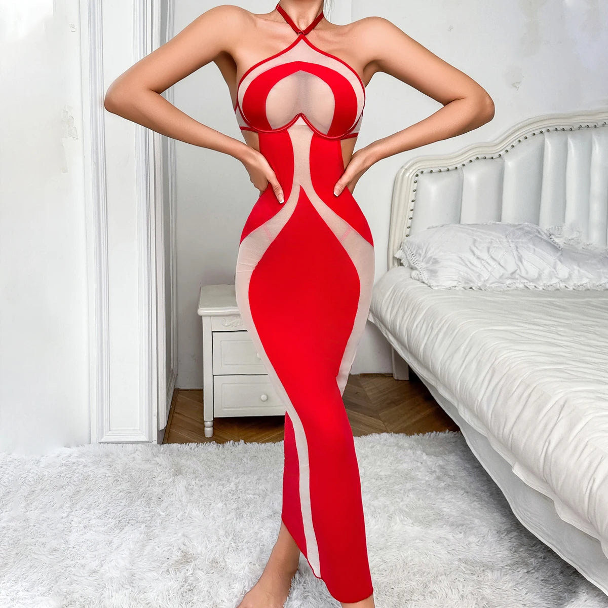 Vestido Comprido com Decote Halter e Costas Descobertas — Vermelho