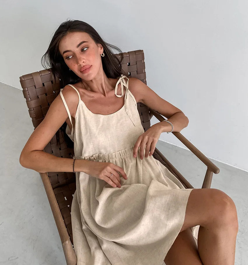 Vestido Curto em Linho com Atacadores