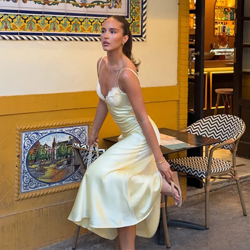 Vestido Comprido de Cetim com Renda