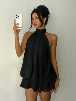 Vestido Curto de Chiffon com Decote Halter