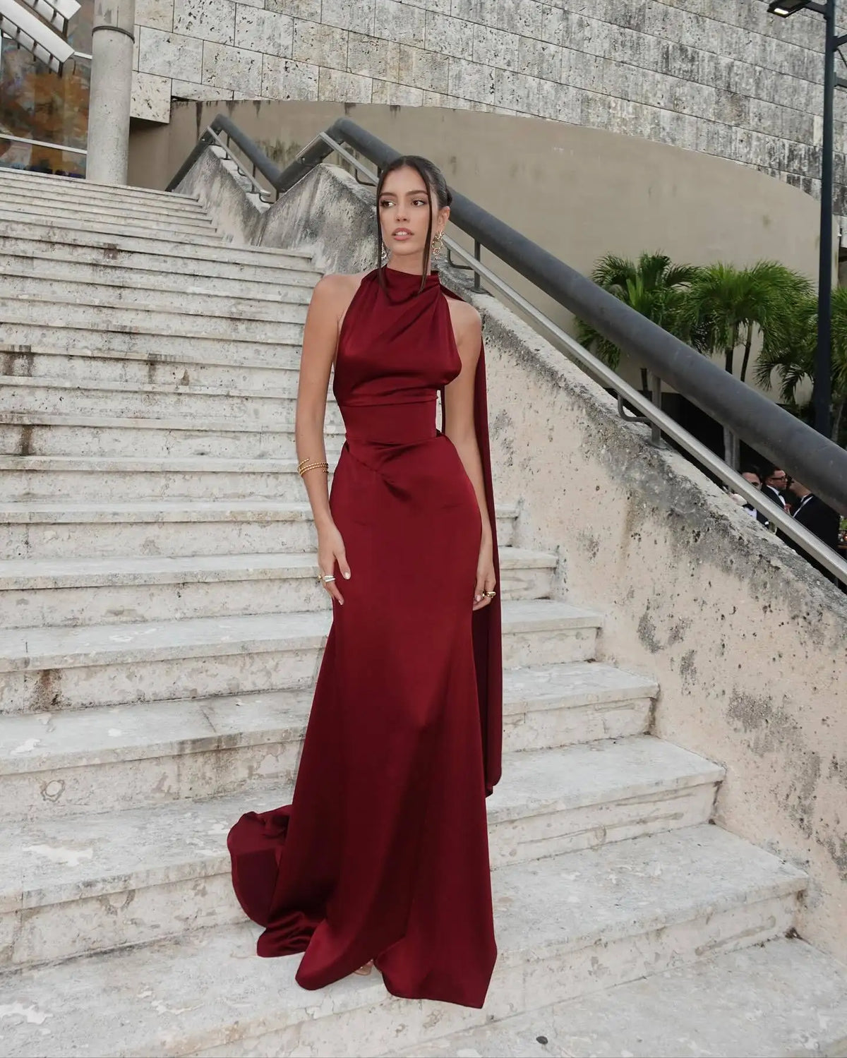 Vestido Comprido Acetinado com Corpete