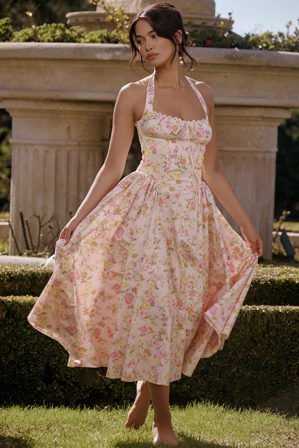 Vestido Midi Floral com Decote Halter