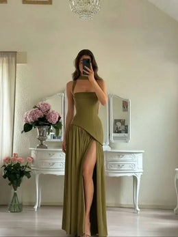 Vestido Comprido com Corpete, Laço e Fenda
