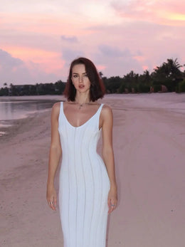 Vestido Comprido de Malha com Vazados e Costas Descobertas
