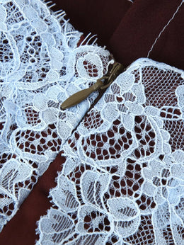 Conjunto de Renda com Blusa e Saia