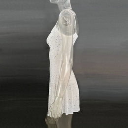 Vestido Curto com Brilho e Pedrarias