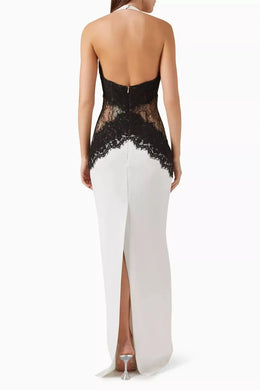 Vestido Longo Branco com Decote Halter e Renda