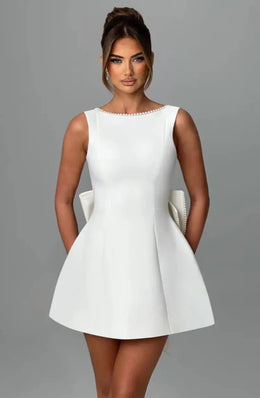 Vestido Curto com Laço e Pérolas — Preto
