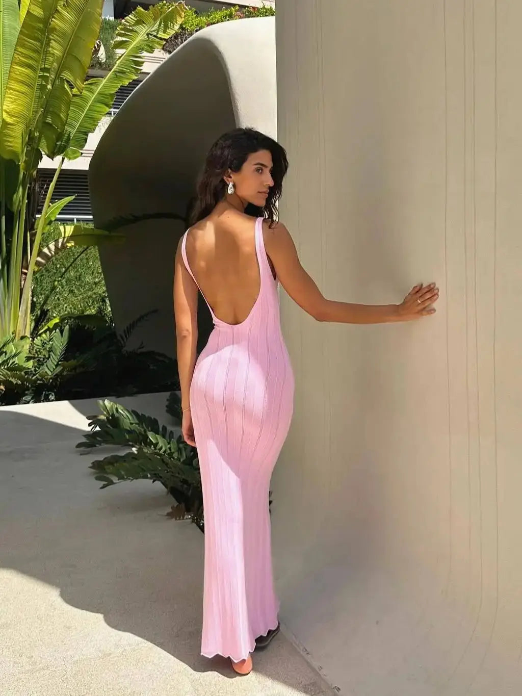 Vestido Comprido de Malha com Vazados e Costas Descobertas