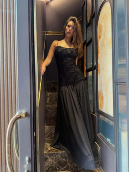 Vestido Comprido Bordado sem Alças