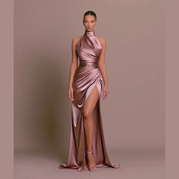 Vestido Comprido Acetinado de Gola Alta