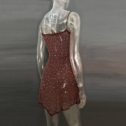 Vestido Curto com Brilho e Pedrarias