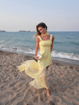 Vestido Comprido em Tule com Laços