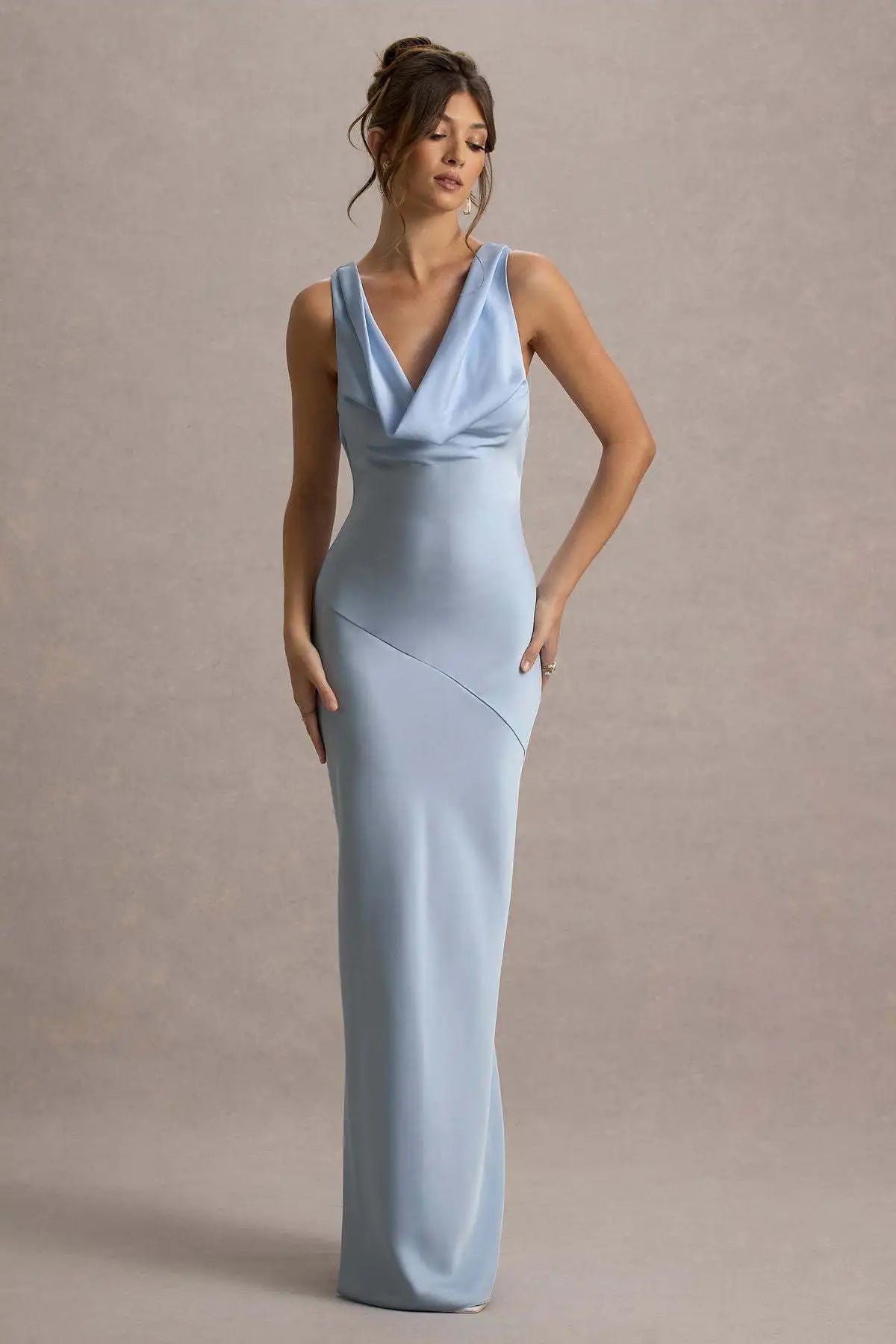 Vestido Comprido de Cetim com Costas Descobertas