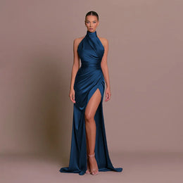 Vestido Comprido Acetinado de Gola Alta