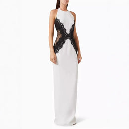 Vestido Longo Branco com Decote Halter e Renda