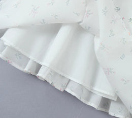 Vestido Curto com Corpete de Renda e Botões