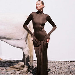 Vestido Comprido de Gola Alta com Atacadores