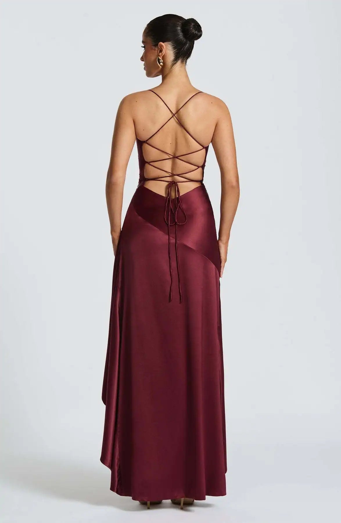 Vestido Comprido Acetinado com Folhos