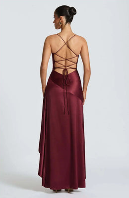 Vestido Comprido Acetinado com Folhos
