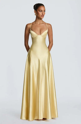 Vestido Comprido de Cetim com Corpete e Costas Descobertas