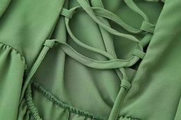 Vestido Curto de Chiffon com Cinto e Costas Descobertas