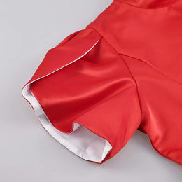 Vestido Curto com Laço e Recortes