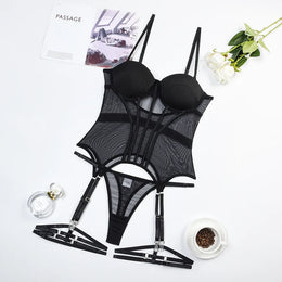 Conjunto de Lingerie em Tule com Body e Ligas — 3 Peças