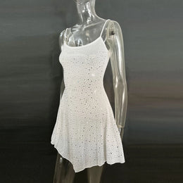 Vestido Curto com Brilho e Pedrarias