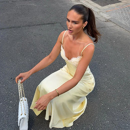 Vestido Comprido de Cetim com Renda