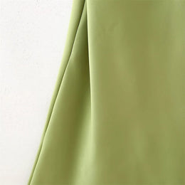Vestido Comprido Acetinado com Costas Descobertas — Modelo Multicolorido