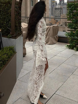 Vestido Comprido de Renda com Decote em V