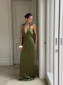 Vestido Comprido Verde de Cetim com Laço