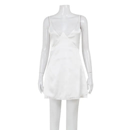 Vestido Curto de Cetim com Renda e Costas Descobertas
