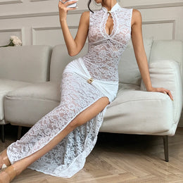 Vestido Comprido de Renda com Fenda Alta