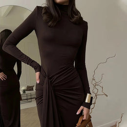 Vestido Comprido de Malha com Gola Alta e Ombreiras