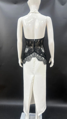 Vestido Longo Branco com Decote Halter e Renda