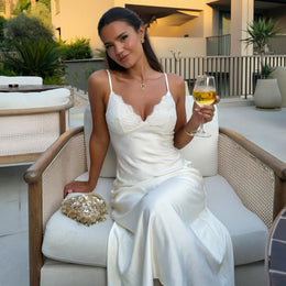 Vestido Comprido de Cetim com Renda