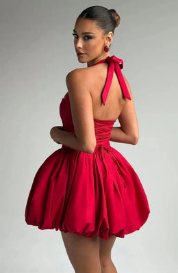 Vestido Curto Vermelho com Corpete e Decote Halter