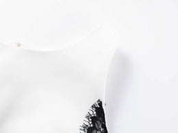 Vestido Longo Branco com Decote Halter e Renda