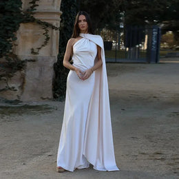 Vestido Comprido Acetinado com Costas Descobertas — Modelo Multicolorido