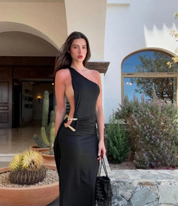 Vestido Comprido de Um Ombro com Costas Descobertas