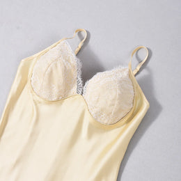 Vestido Comprido de Cetim com Renda