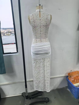 Vestido Comprido de Renda com Fenda Alta