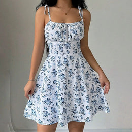 Vestido Curto Floral com Alças Finas