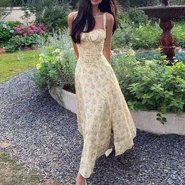 Vestido Midi Floral com Corpete e Fenda — Modelo A