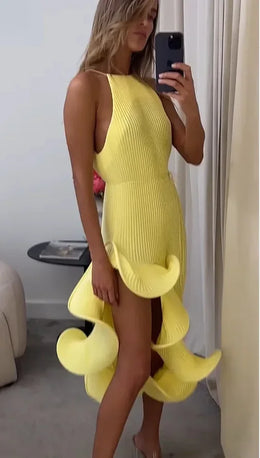 Vestido Midi Plissado com Decote Halter