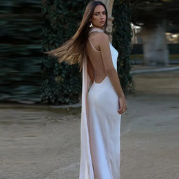 Vestido Comprido Acetinado com Costas Descobertas — Modelo Multicolorido