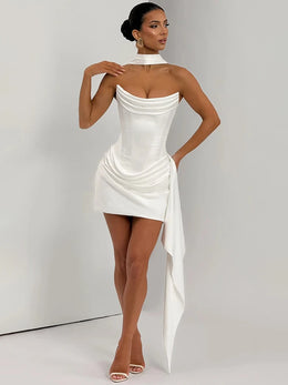 Vestido Curto sem Alças com Corpete